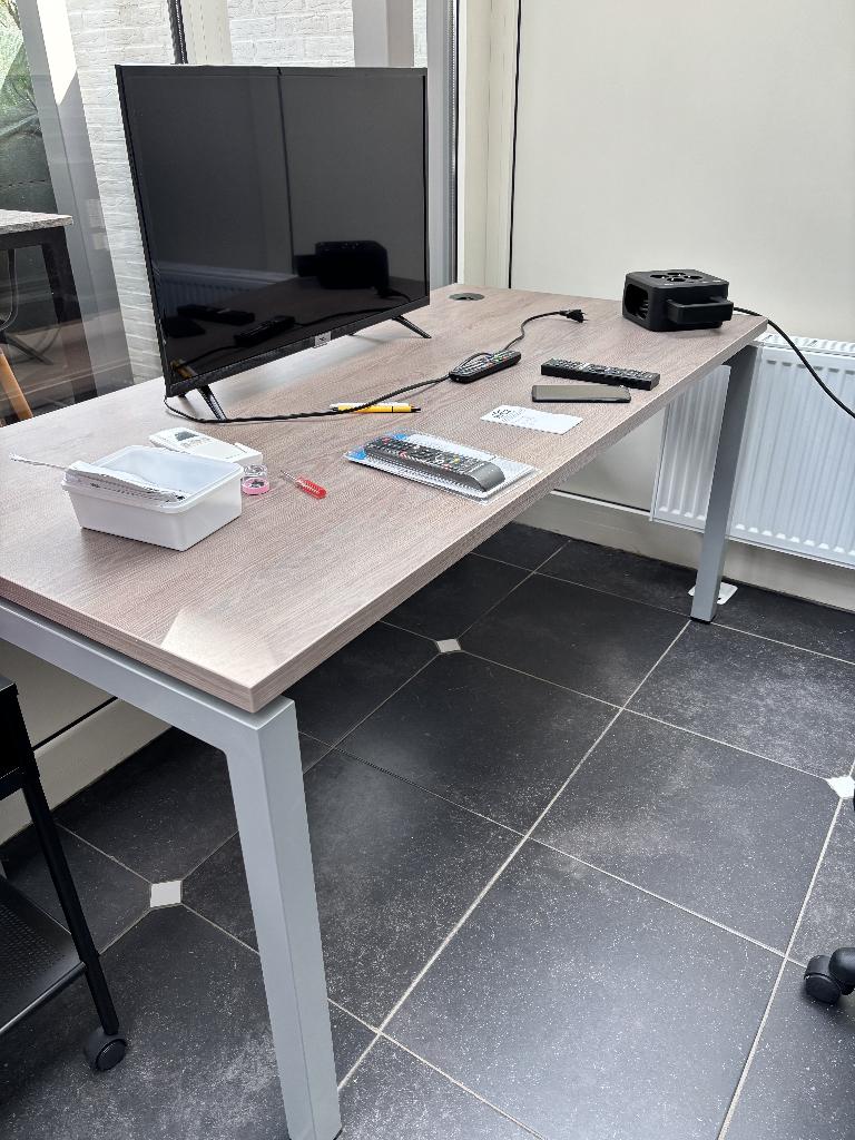 bureautafel, Huis en Inrichting, Bureaus, 160 cm, Hout, Ophalen of Verzenden, Zo goed als nieuw