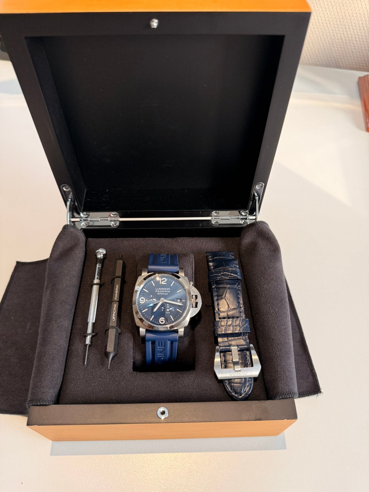 Panerai Luminor BiTempo Power Reserve GMT, Overige merken, Leer, Staal, Polshorloge