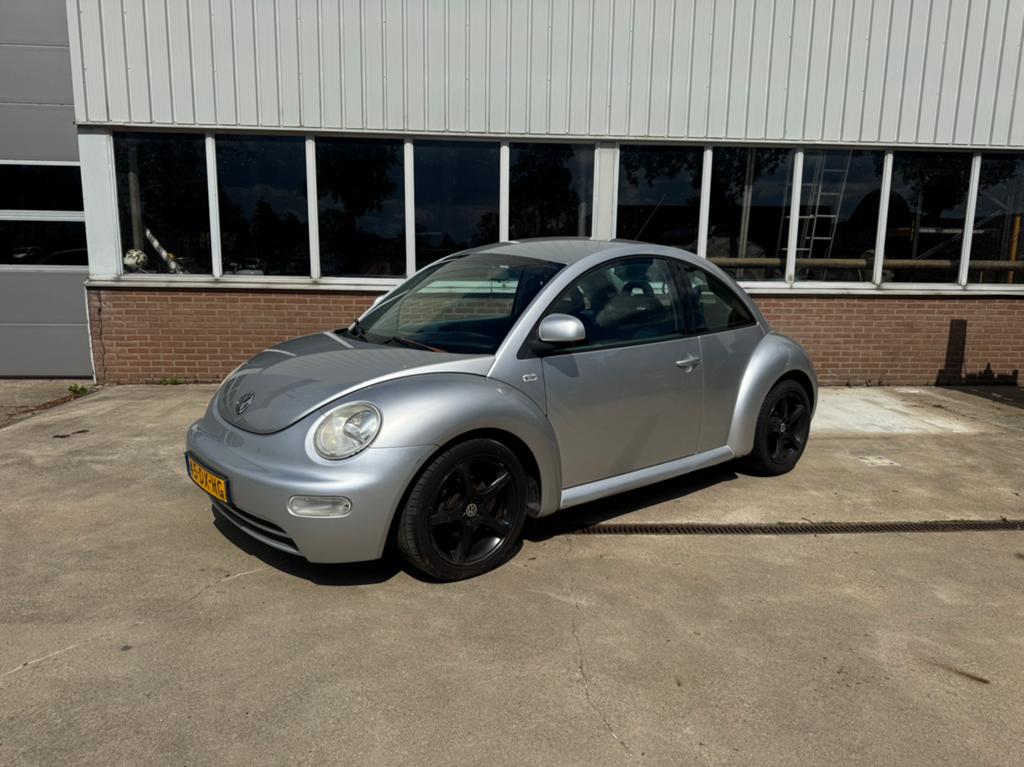 Volkswagen Beetle 2.0 85KW 2000 zilver nieuwe APK, Auto's, Voorwielaandrijving, 1203 kg, Beetle (Kever), 4 cilinders