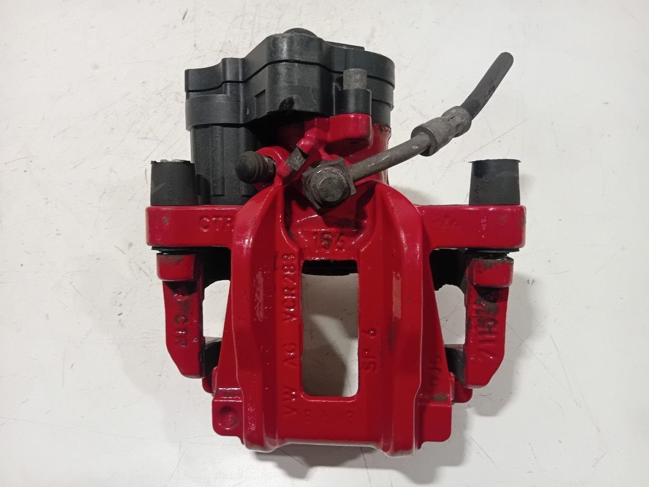 Remklauw rechts achter Volkswagen Golf, Onderdelen@venauto.nl, Van der Ven Autorecycling B.V., Gebruikt, Ettenseweg 76, 4706 PB Roosendaal, The Netherlands