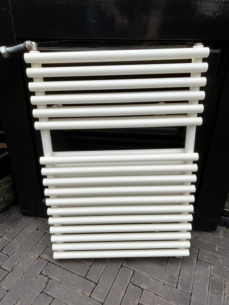 Plieger Florian Nxt designradiator dubbel, 30 tot 80 cm, Hoog rendement (Hr), Radiator, Minder dan 60 cm