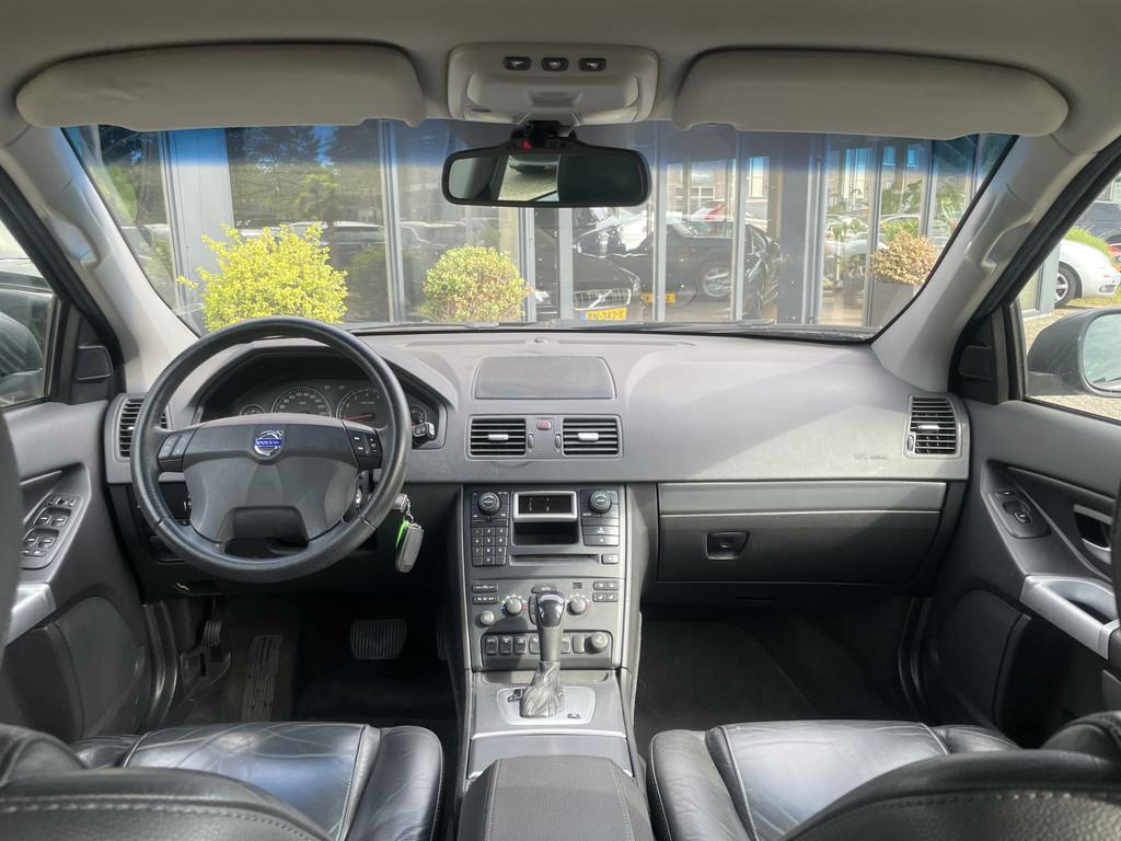 Volvo XC90 2.5T AWD Geartronic Summum Youngtimer l 7p l 2e e, Auto's, Gebruikt, Zwart, 1991 kg, 7 stoelen