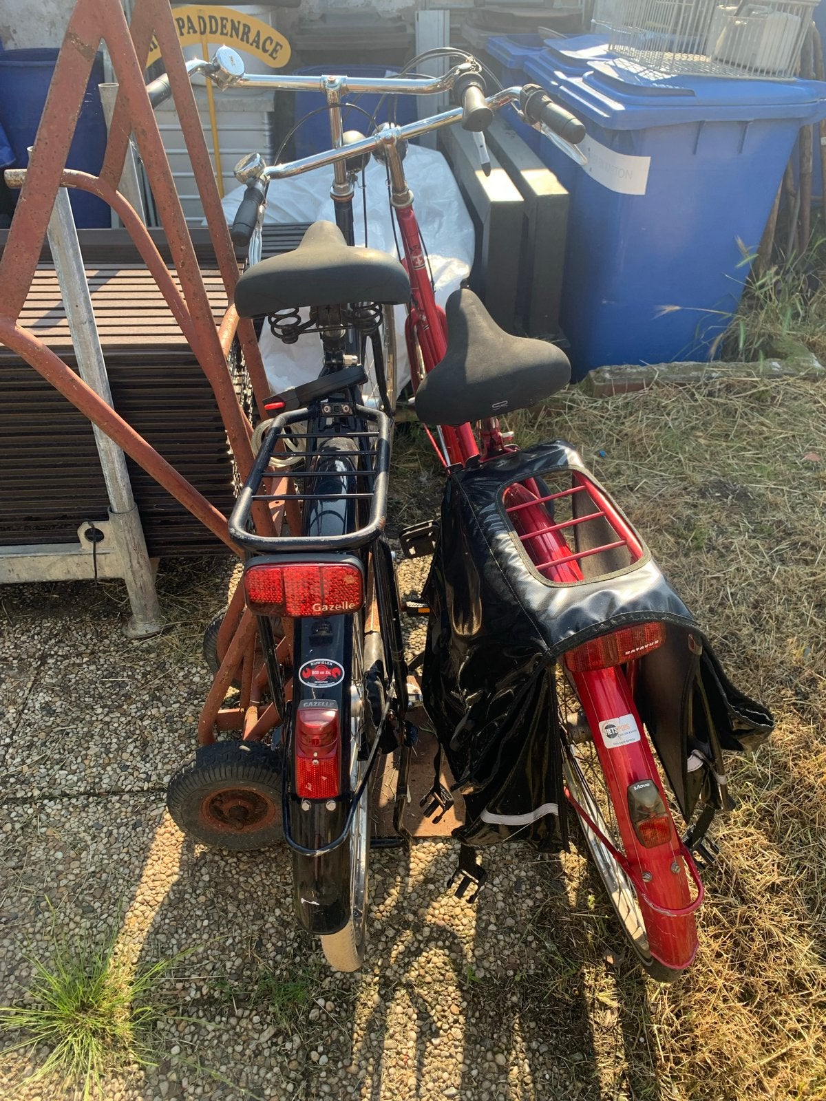 Twee gebruikte fietsen: Gazelle en Batavus, Ophalen, Velgrem, 50 tot 53 cm, Gazelle