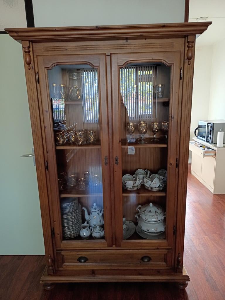 Grenen Vitrinekast met Servies en Glasservies, Huis en Inrichting, Ophalen, Gebruikt, Met deur(en), Klassiek, Landelijk