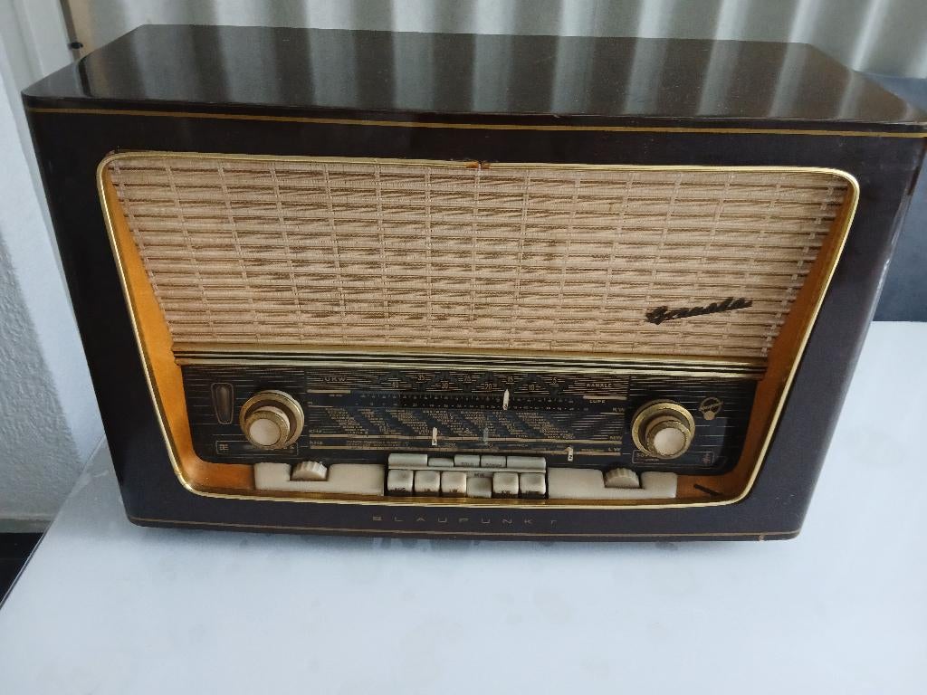 Antieke radio merk Blaupunt in goede staat, Audio, Tv en Foto, Radio's, Ophalen, Gebruikt, Radio