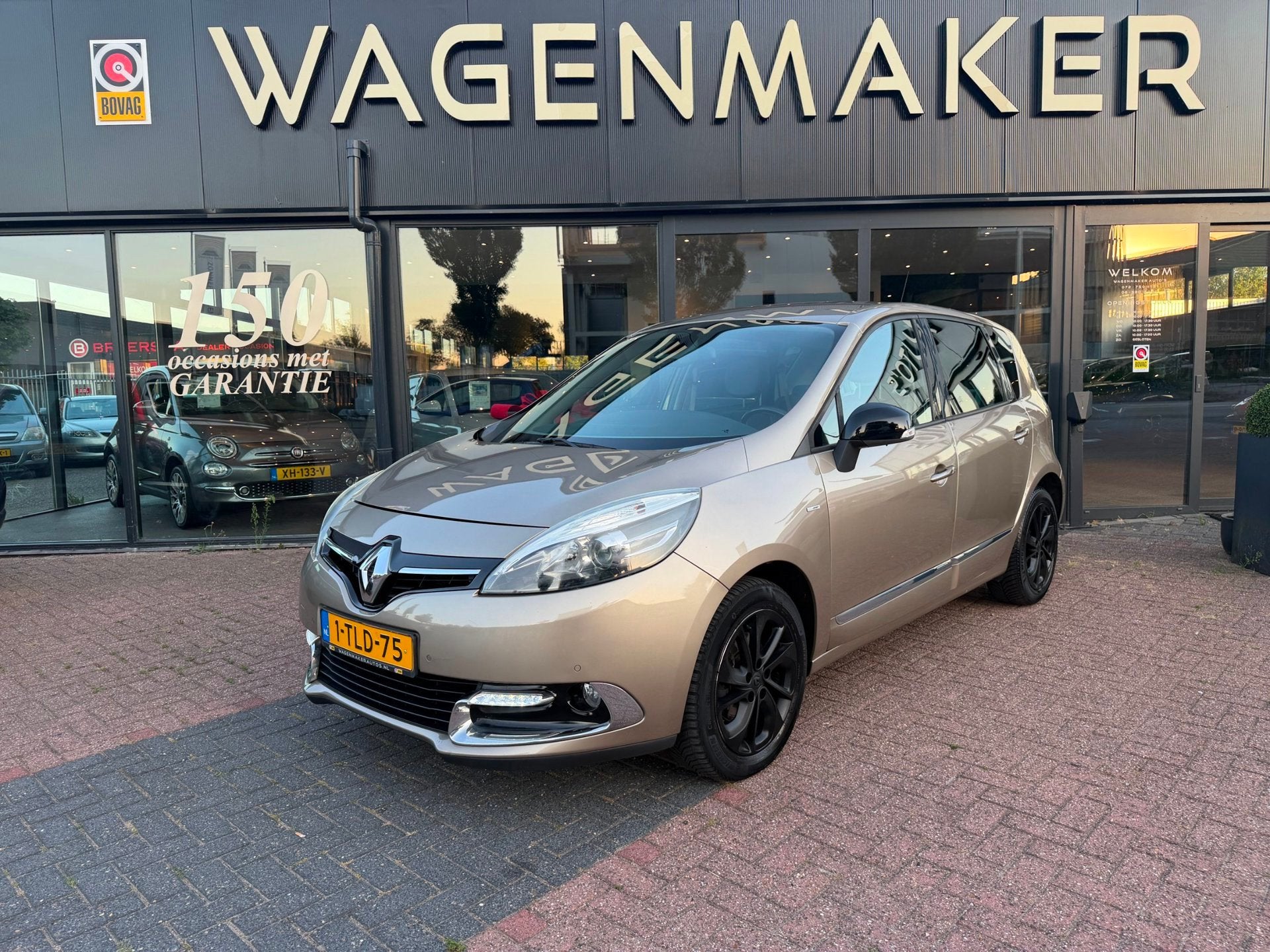 Renault Scénic 1.2 TCe Bose Clima|Cruise|NAVI|Camera|Trekha, Auto's, Voorwielaandrijving, Euro 5, Gebruikt, 1295 kg