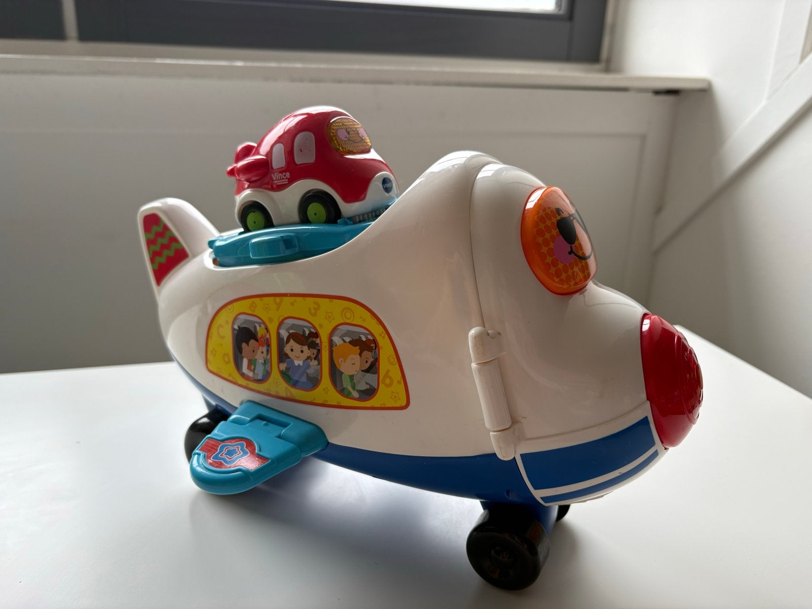 VTech Toet Toet Auto's 2-in-1 Vrachtvliegtuig, Ophalen of Verzenden, Zo goed als nieuw, Overige typen, Met licht