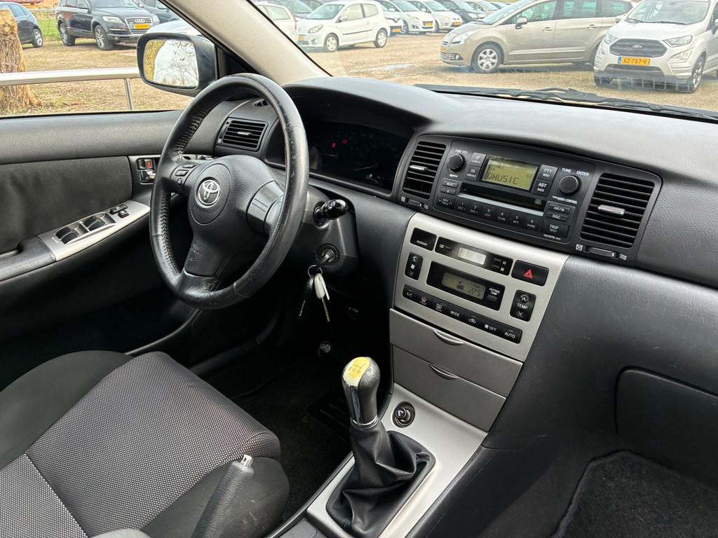 Toyota Corolla 1.6 VVT-i Terra | Cruise + Clima nu € 3.975, Auto's, Toyota, Voorwielaandrijving, Gebruikt, Zwart, 4 cilinders