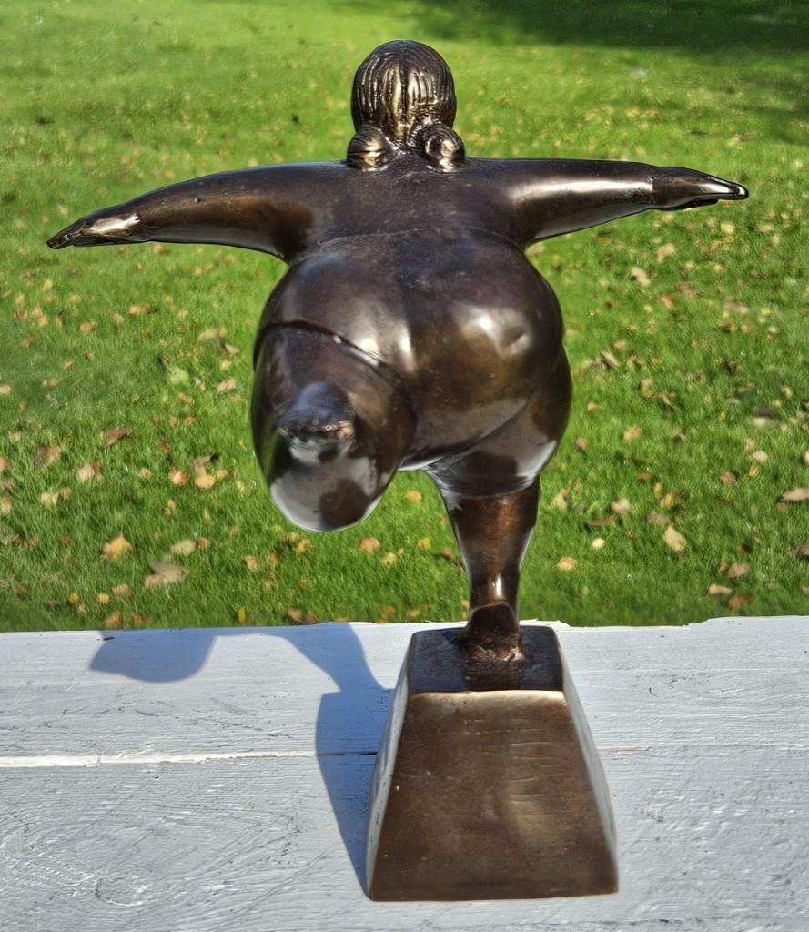 DIKKE DAME / bronzen beeld / linkerbeen naar achter, Ophalen of Verzenden, Handgemaakt, Brons, Beeld