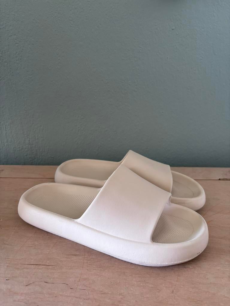 Beige Foam Cloud Slides / Slippers – Maat 42 – Primark, Kleding | Heren, Schoenen, Slippers, Overige kleuren, Ophalen of Verzenden
