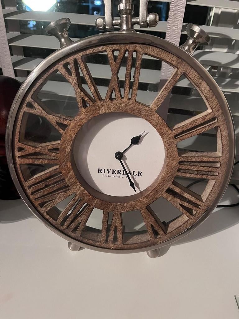 Rivierdalen wandklok, Ophalen, Wandklok