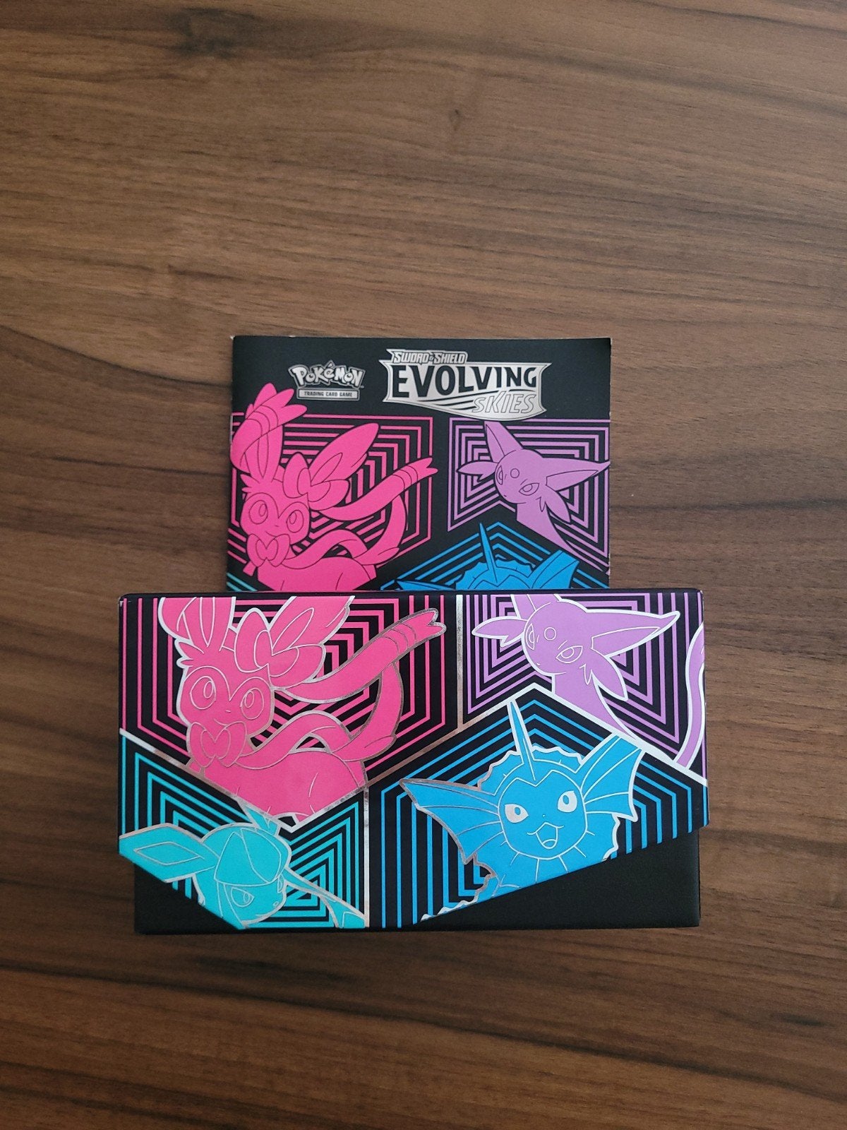 pokemon evolving box, Tickets en Kaartjes, Eén persoon
