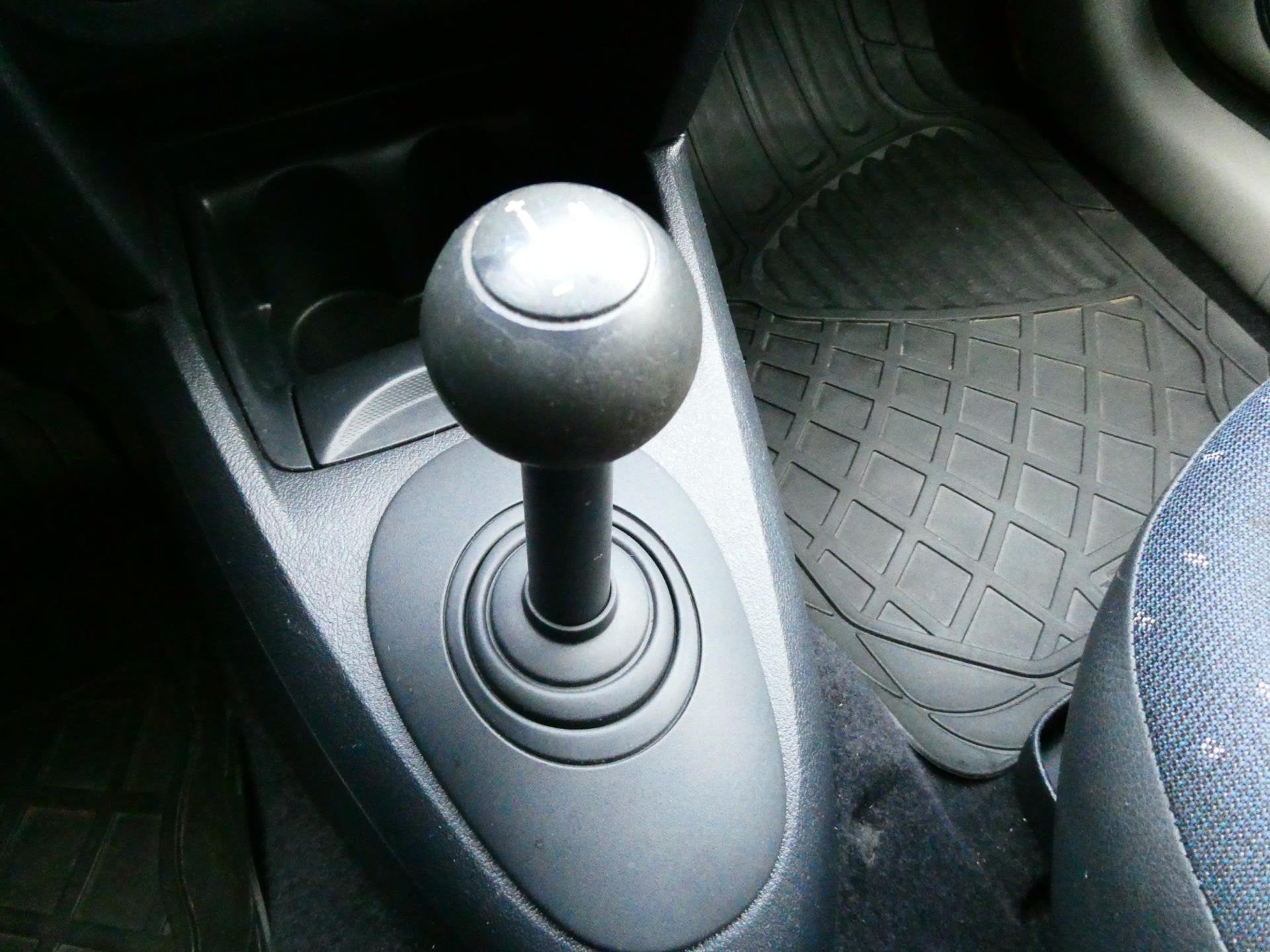 Renault Clio 1.2-16V Automaat Zuinig 4-Cilinder Nette auto, Stof, Gebruikt, 31 €/maand, 4 cilinders