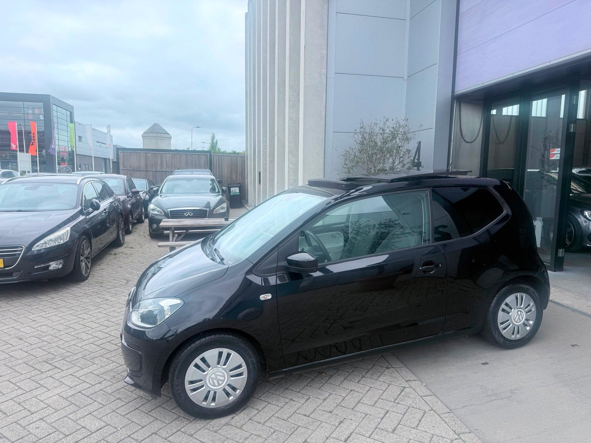 Volkswagen Up! 1.0 move up! BlueMotion AIRCO! PANO! NAVI! IN, Voorwielaandrijving, Euro 5, Stof, Gebruikt