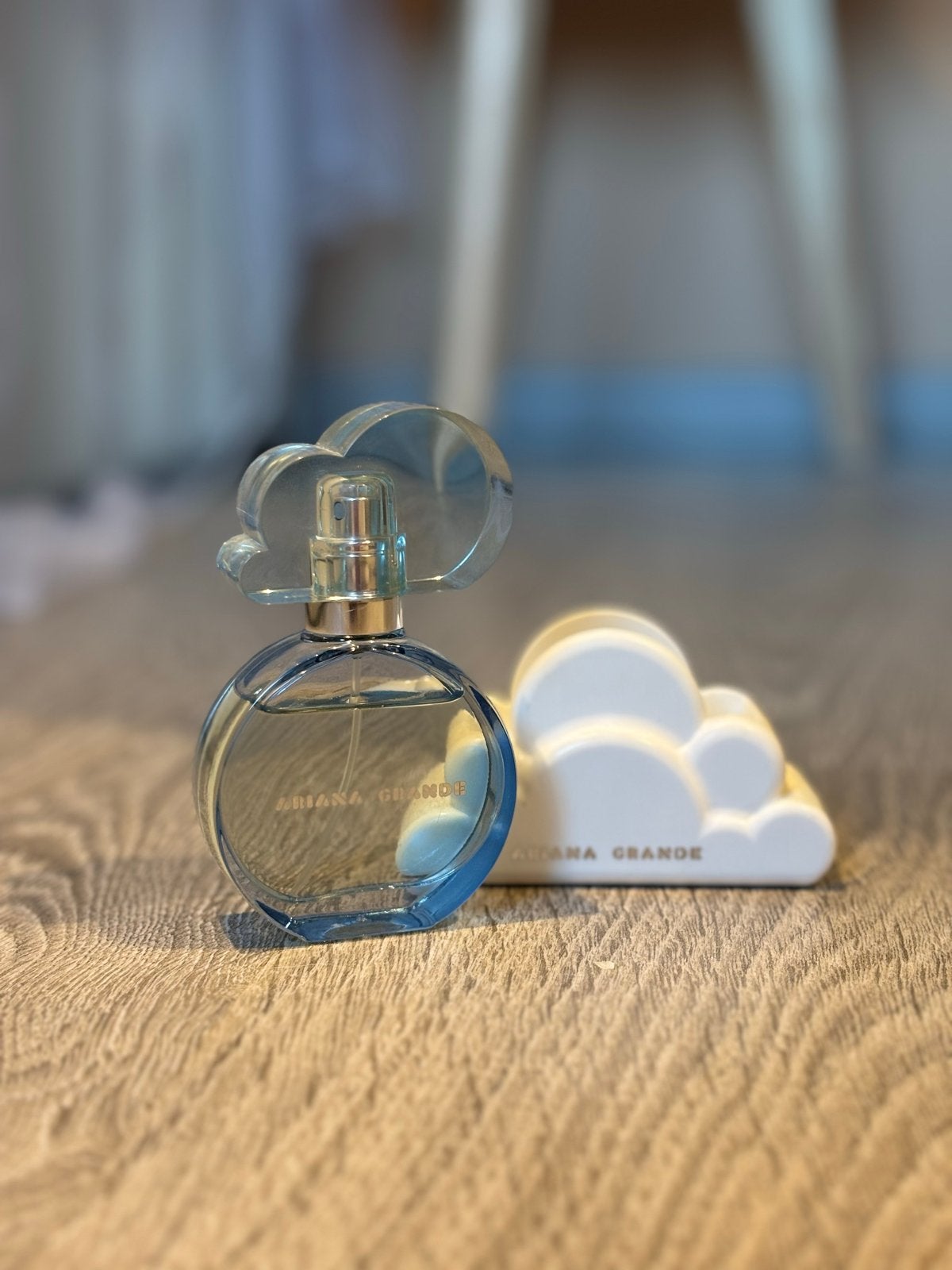 Ariana Grande Cloud Eau de Parfum 30ml - Zo goed als nieuw, Ophalen of Verzenden, Zo goed als nieuw