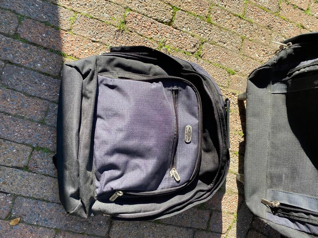 Twee Umbro Rugzakken met Trolleyfunctie - Zwart, 25 tot 40 cm, Zo goed als nieuw, Ophalen, Overige merken