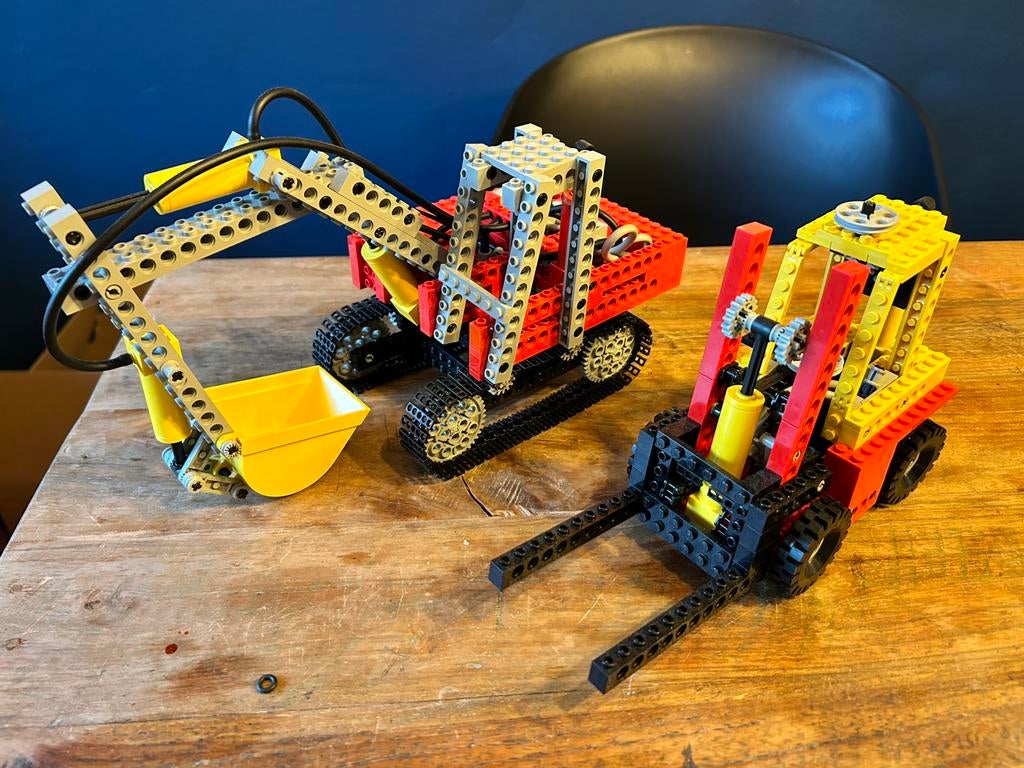 Lego Technic Pneumatic 8851 en 8843, Lego, Ophalen of Verzenden, Zo goed als nieuw, Technic