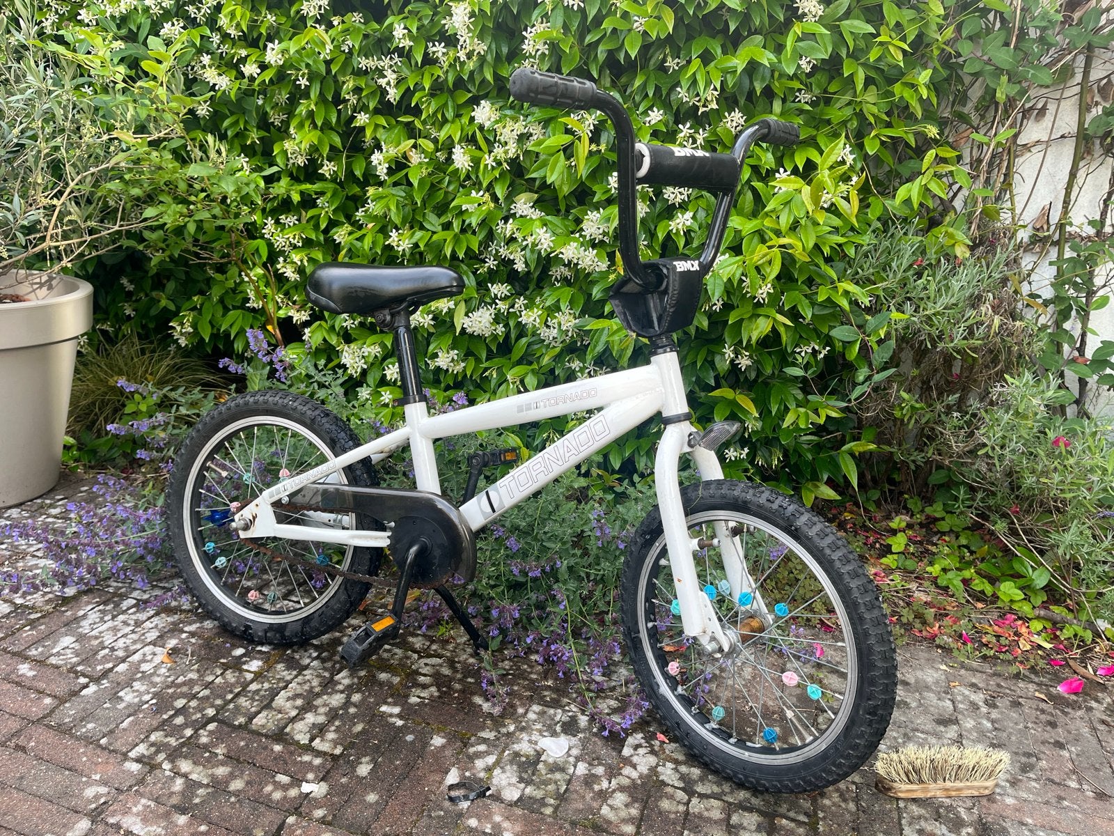 Tornado 16 inch BMX fiets - klaar voor een tweede ronde!, Fietsen en Brommers, Fietsen | Jongens, Ophalen, Gebruikt