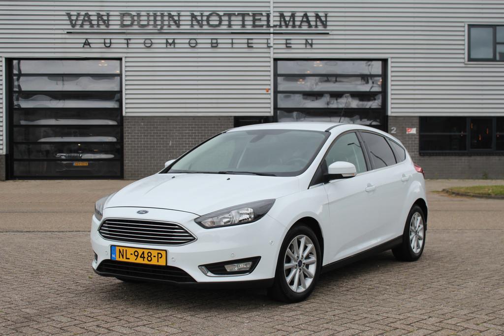 Ford Focus 1.0 Titanium / Carplay / Climate / N.A.P., Auto's, Gebruikt, 635 kg, Wit, Bedrijf