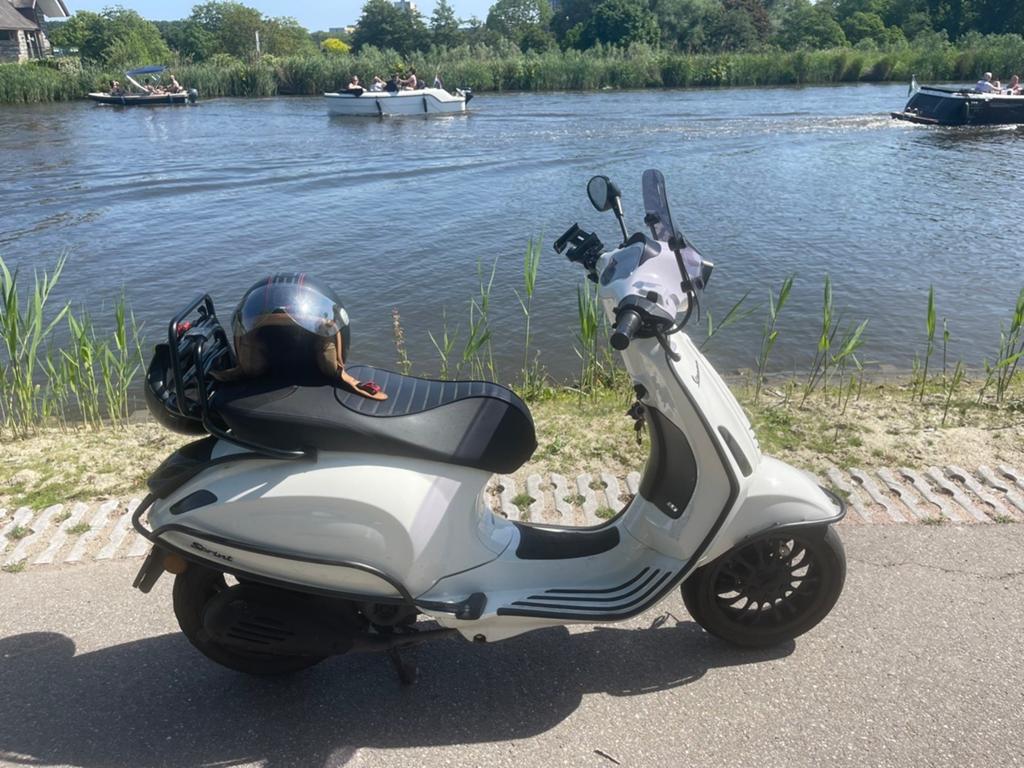 Vespa Sprint 2016 - 17dkm - Blauw Kenteken, Gebruikt, Overige modellen, Ophalen of Verzenden, Benzine