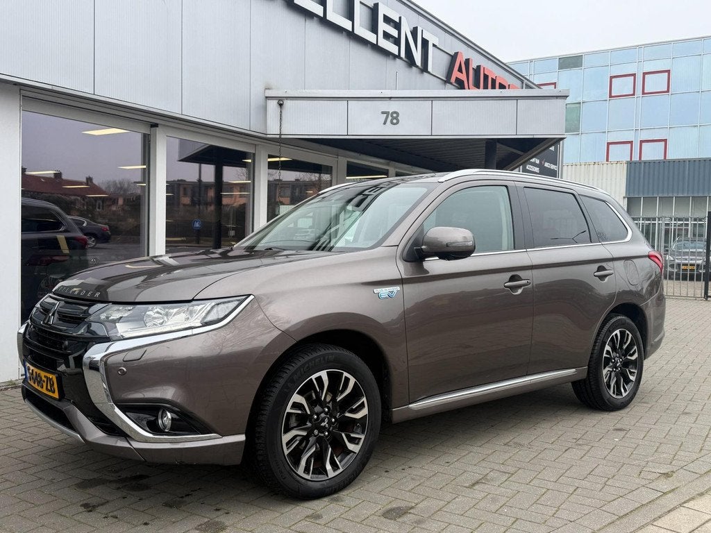 Mitsubishi Outlander 2.0 PHEV Prestige, 1998 cc, Euro 6, 4 cilinders, Bruin