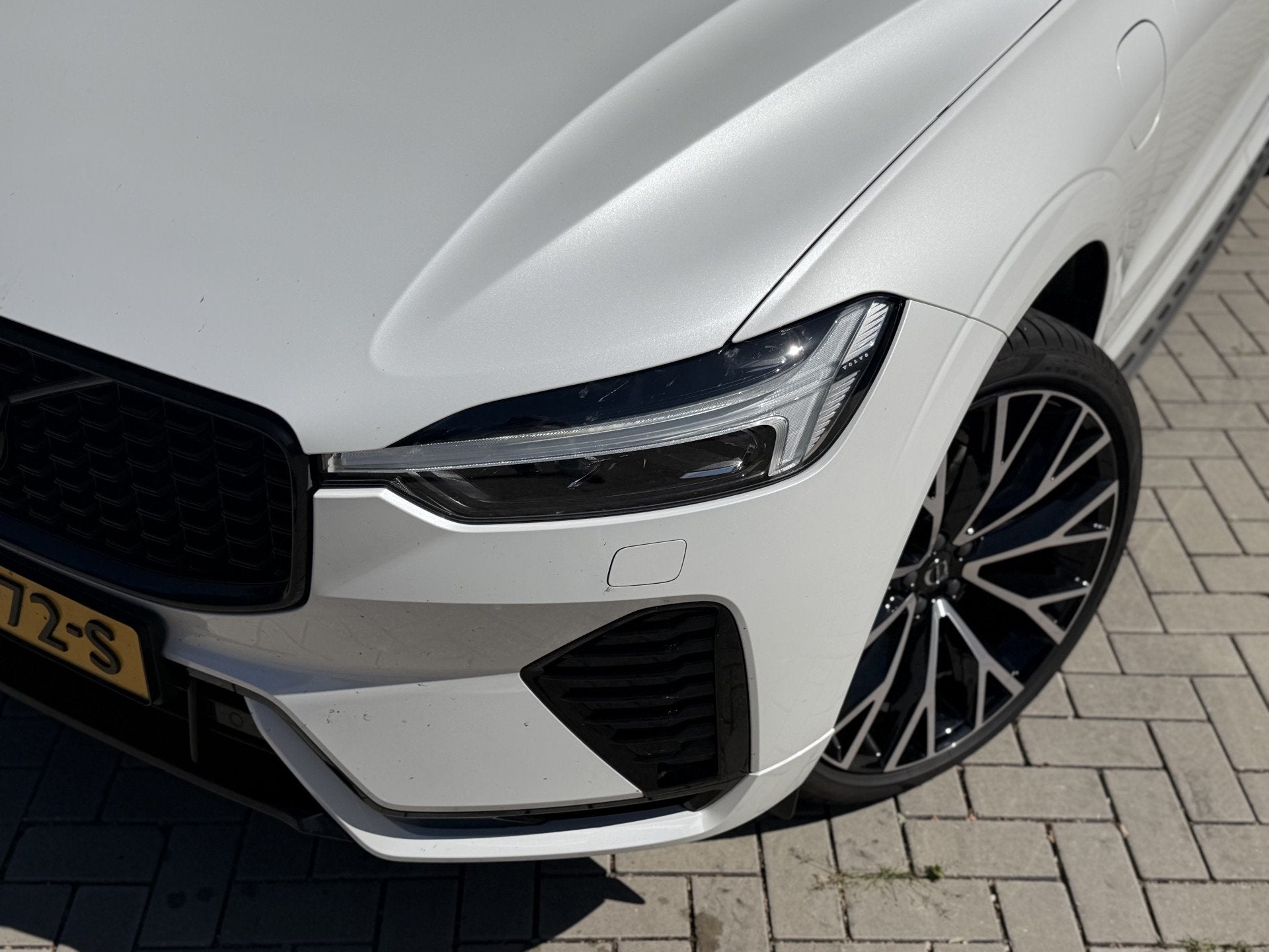 Volvo XC60 2.0 T6 Plug-in hybrid AWD Ultimate Dark | 22 inch, Automaat, Dealer onderhouden, Adaptive Cruise Control, Gebruikt