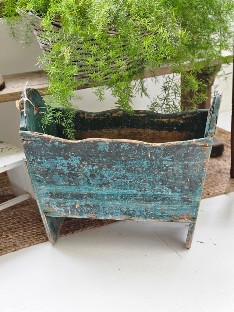 Antieke patina houten bak of trog, Ophalen