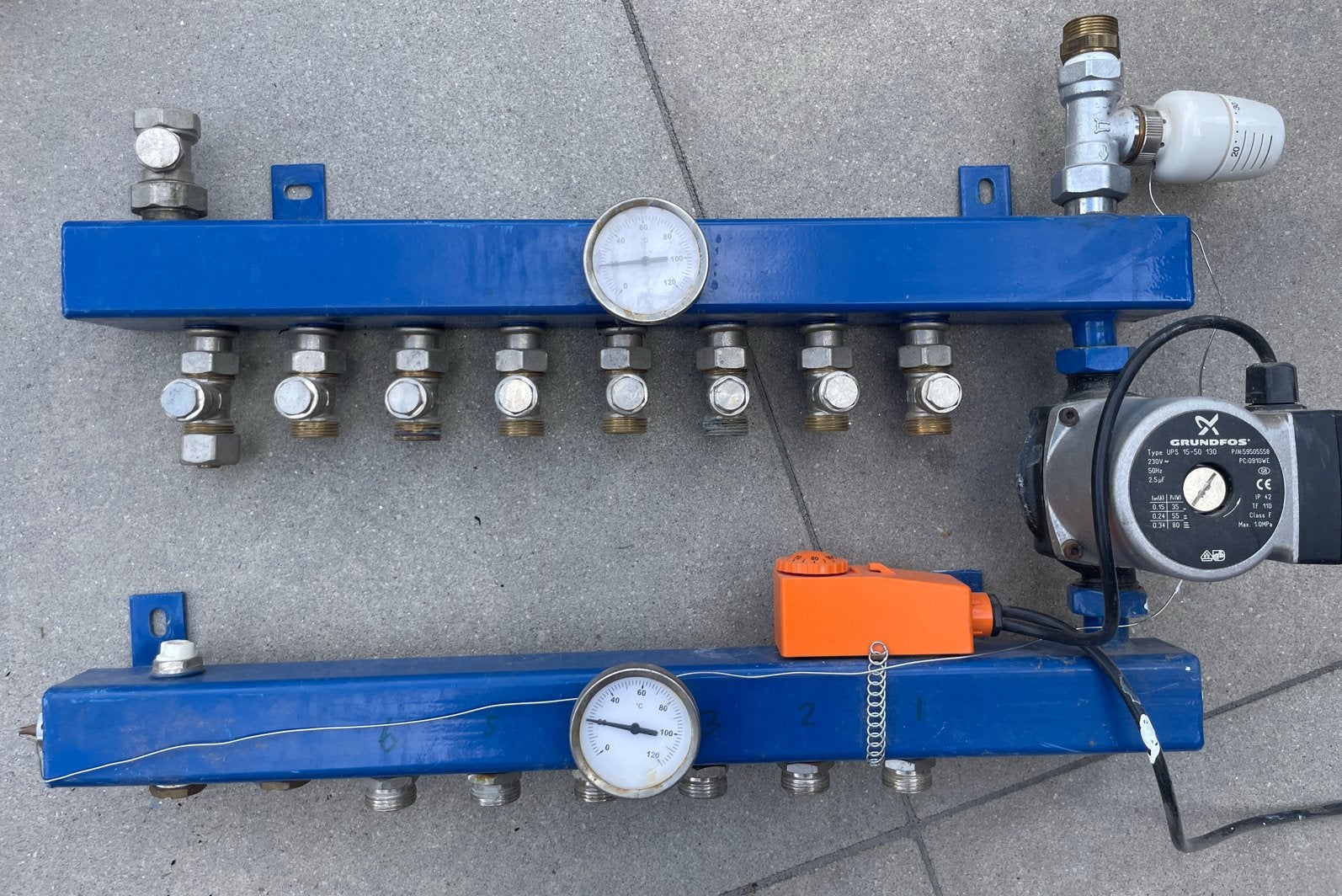 Vloerverwarmingverdeler met Grundfos pomp - 8 groepen, Gebruikt, Minder dan 30 cm, Overige typen, Minder dan 60 cm