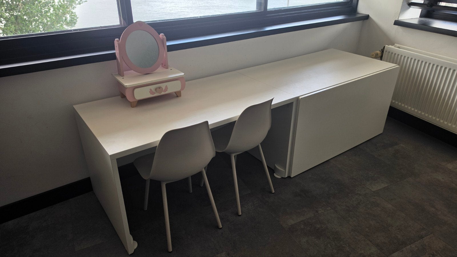 IKEA kinderbureau met lade, Ophalen