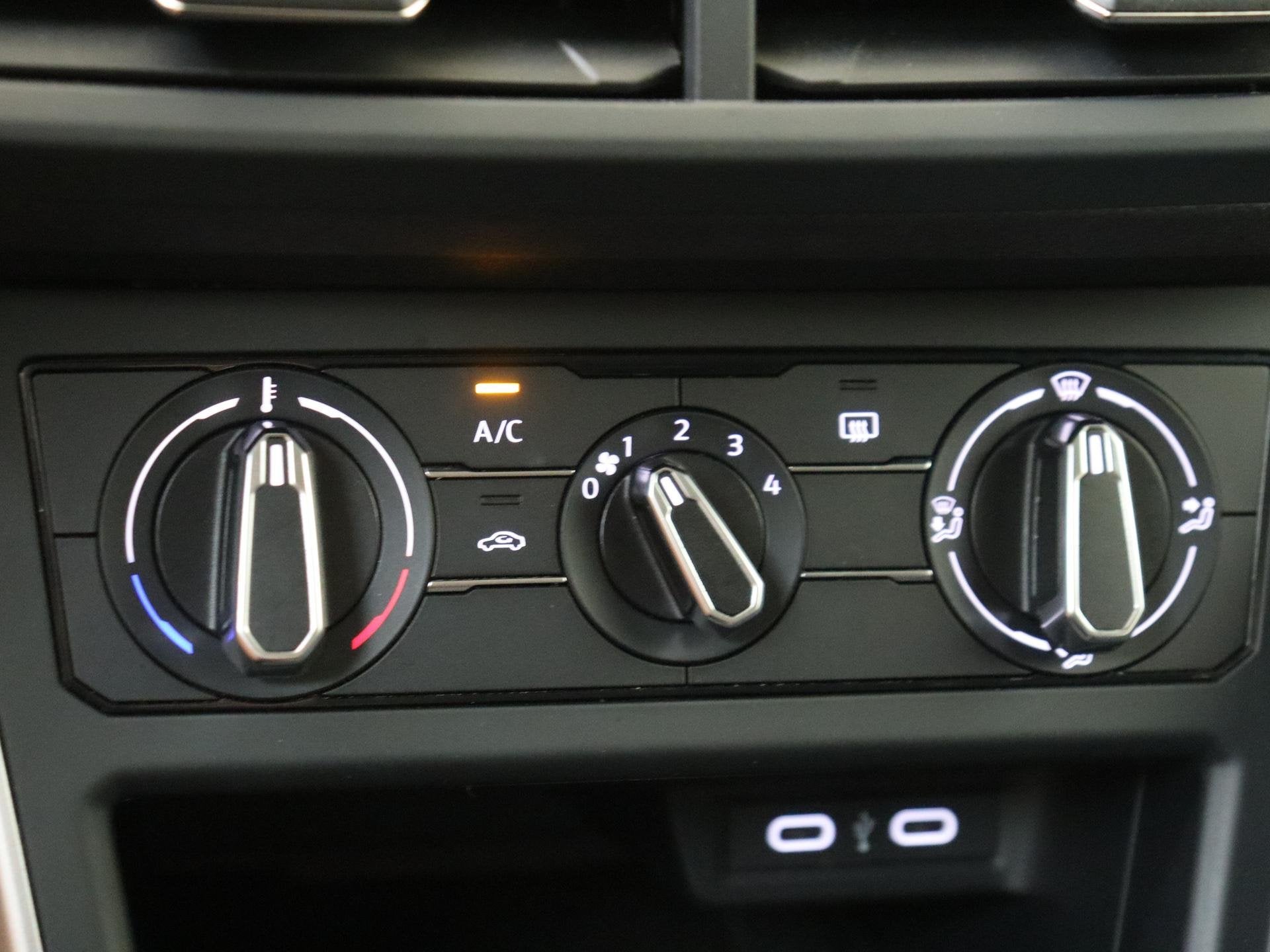 Foto 22 van Volkswagen Polo 1.0 TSI Life | Achteruitrijcamera | Adaptiev