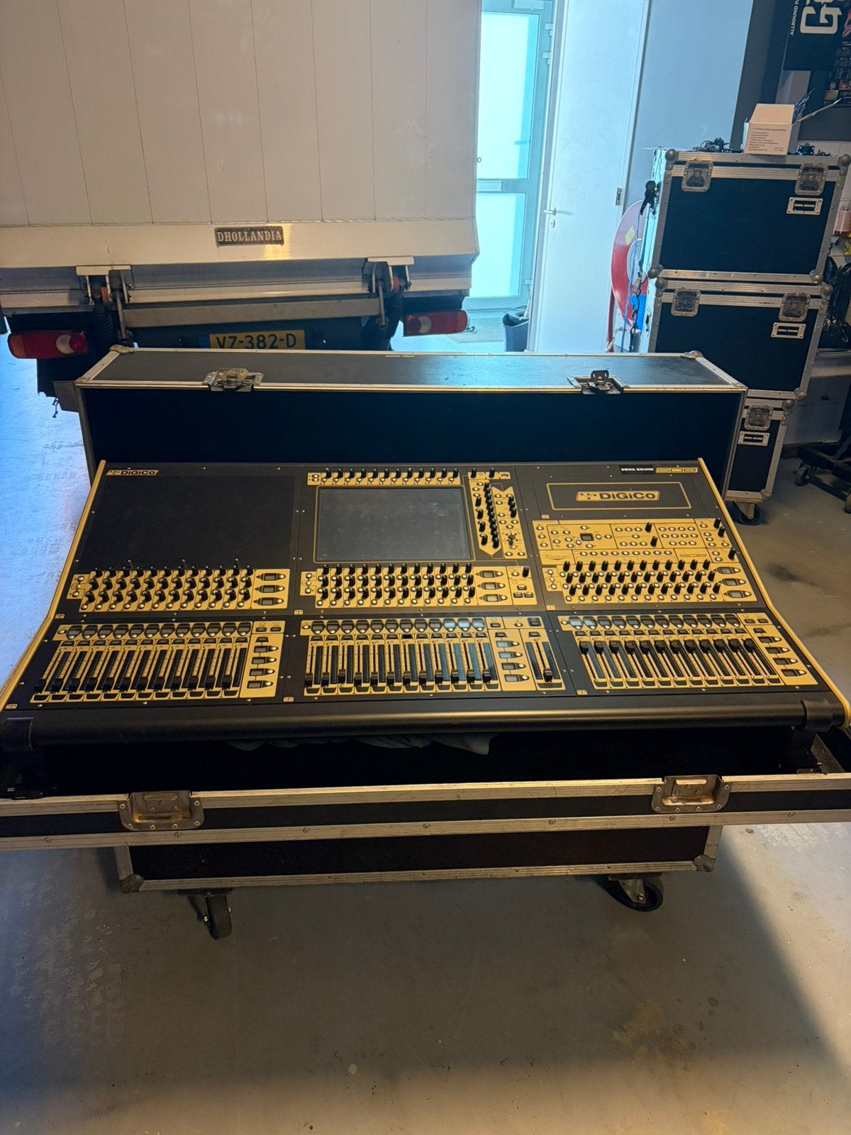 Digico SD8 Stealth Core 2 met Madi Rack 48/24, Muziek en Instrumenten, Ophalen, Gebruikt, 20 kanalen of meer, Microfooningang