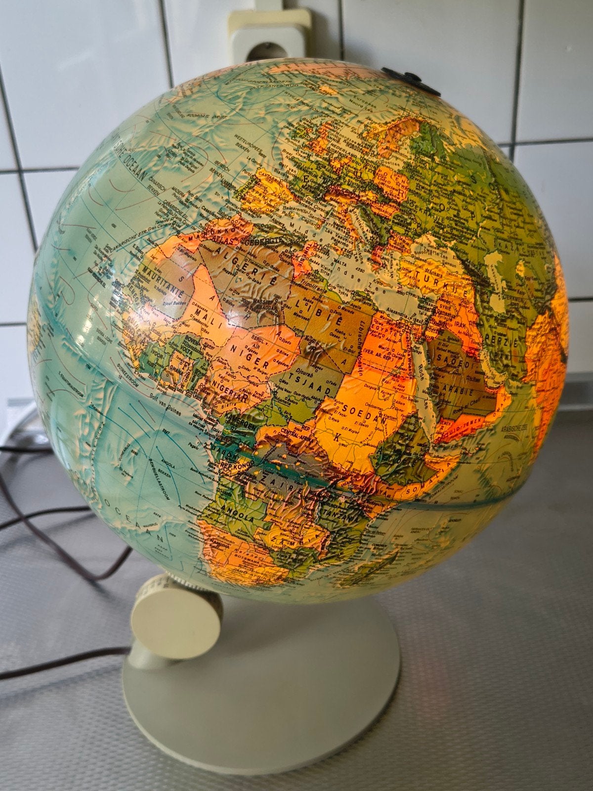 vintage globe, Gebruikt, Kunststof, Verlicht, 30 cm