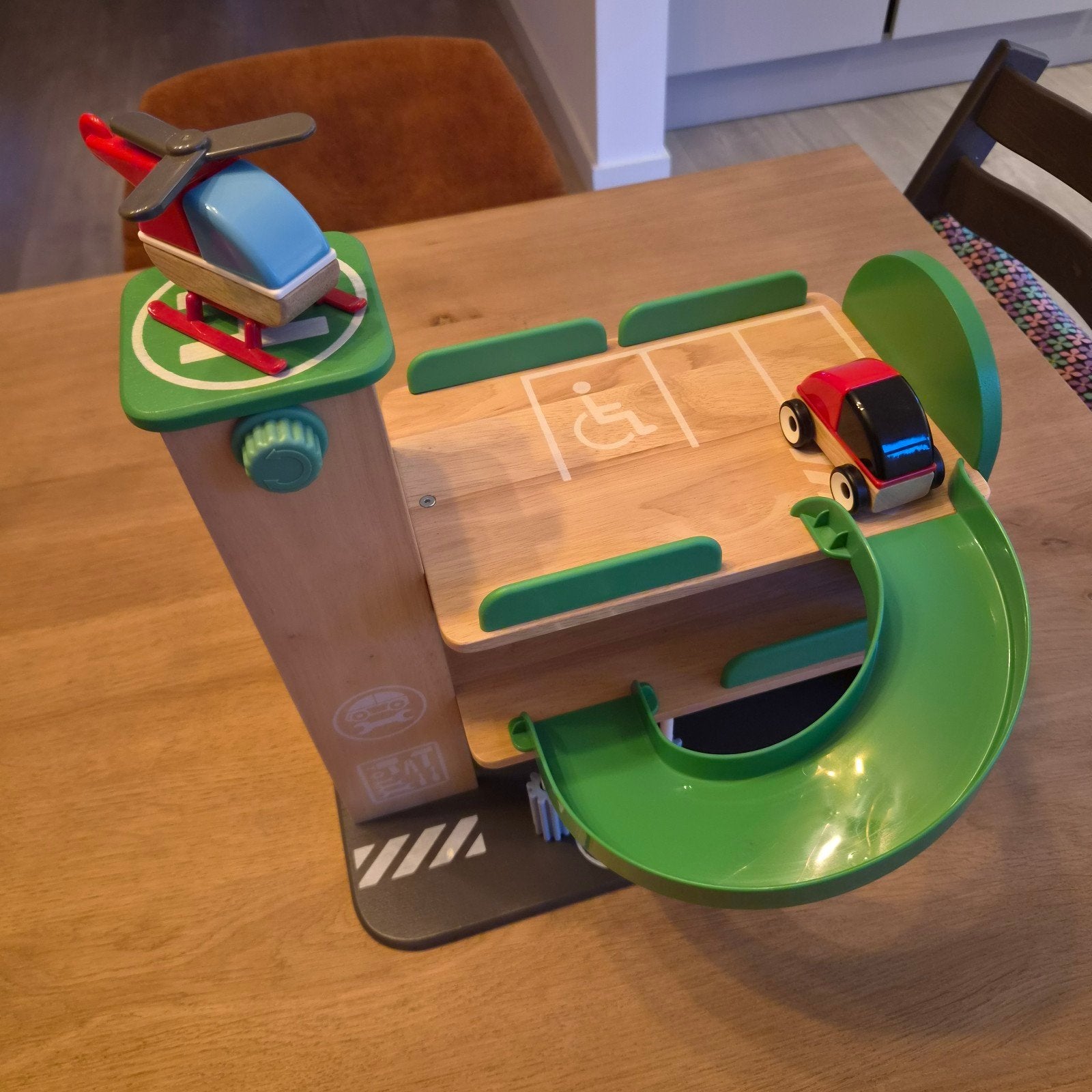 Parkeergarage met auto en helikopter, Kinderen en Baby's, Ophalen, Zo goed als nieuw, Overige typen