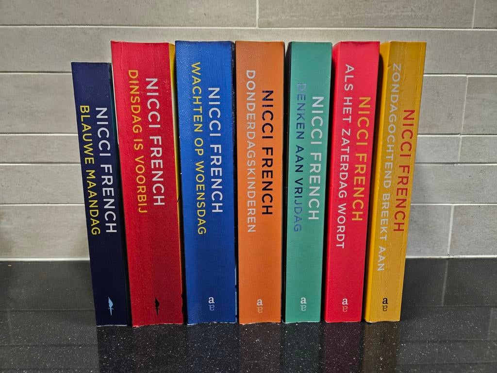 Nicci French: Maandag t/m Zondag 7 delen, Boeken, Thrillers, Ophalen of Verzenden, Gelezen, Nicci French