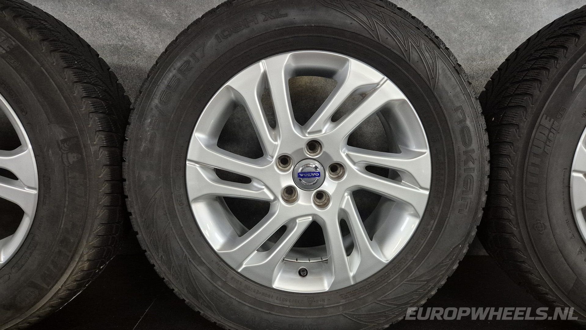 17 inch Volvo velgen XC60 XC90 235 65 Valder winterbanden