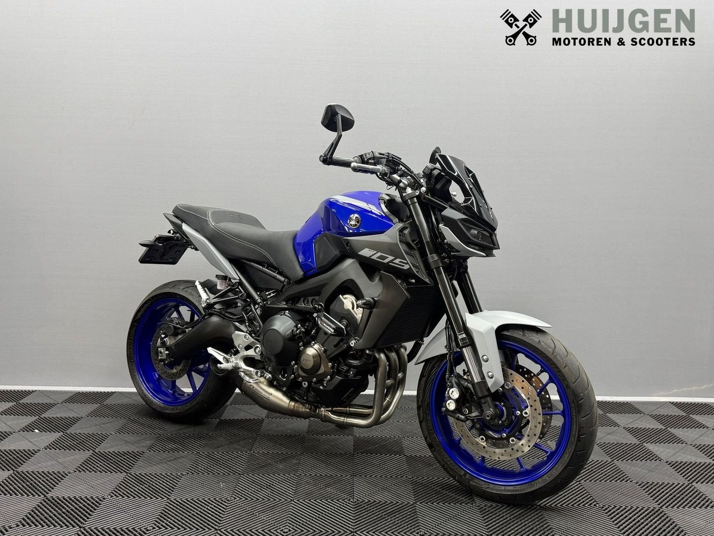 YAMAHA MT 09 ABS | 5000km | Akra | Direct rijden (bj 2020), Motorrijbewijs A, Bedrijf, Meer dan 35 kW, YAMAHA