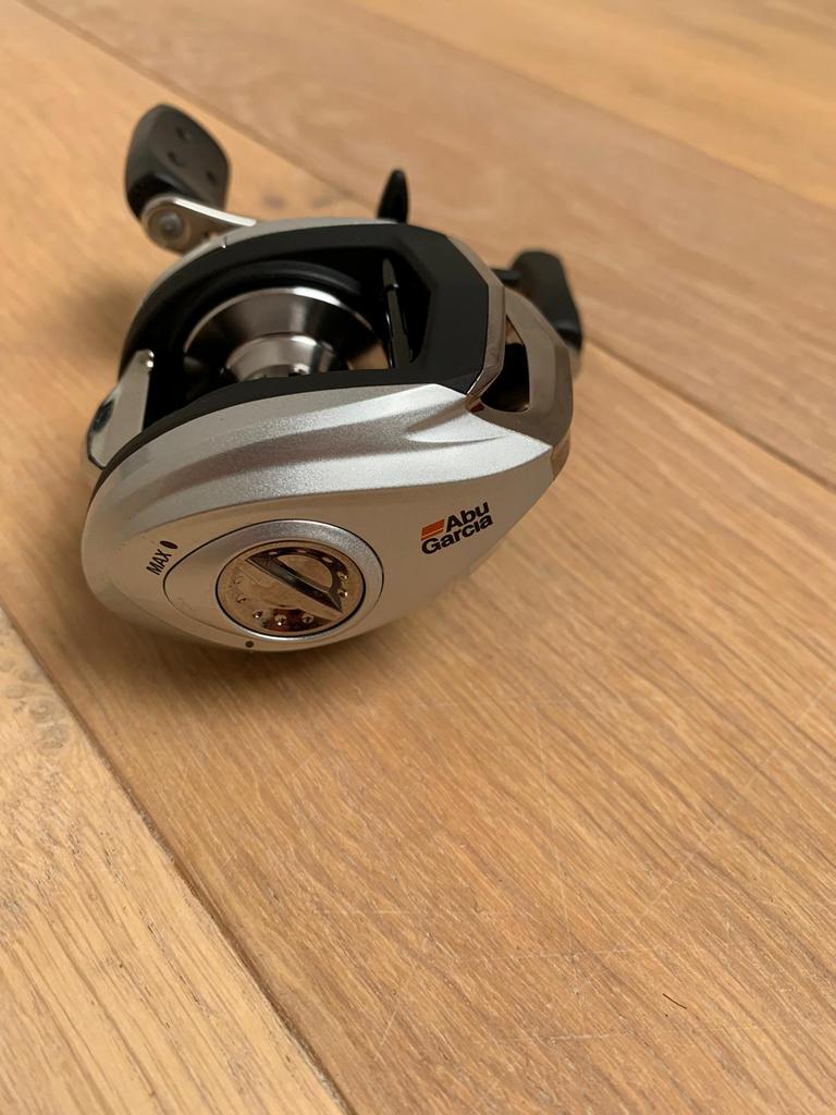 Nieuwe Abu Garcia Silver Max LH reelmolen, 6 lagers, Watersport en Boten, Hengelsport | Roofvissen, Abu garcia, Molen, Nieuw, Ophalen of Verzenden