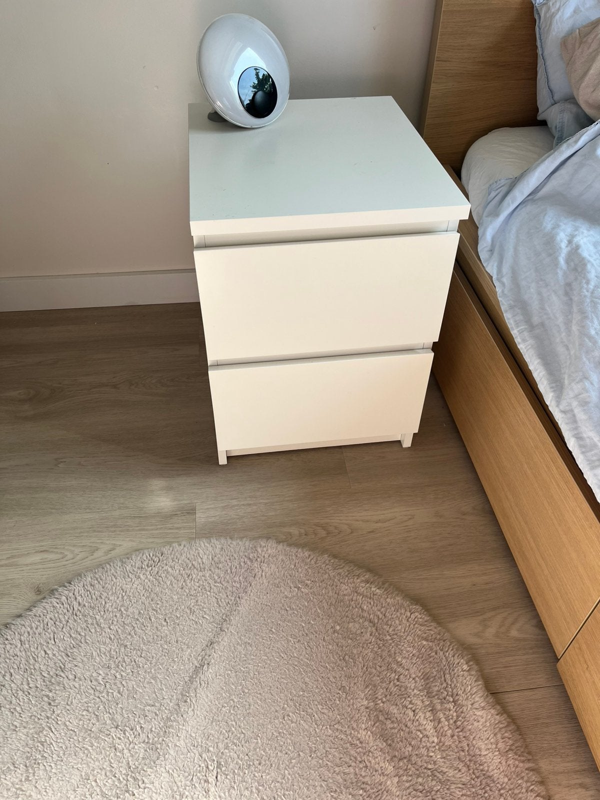Ikea Malm nachtkastje 2 lades, Huis en Inrichting, Slaapkamer | Nachtkastjes, Ophalen, Zo goed als nieuw, Minder dan 45 cm, 55 tot 70 cm