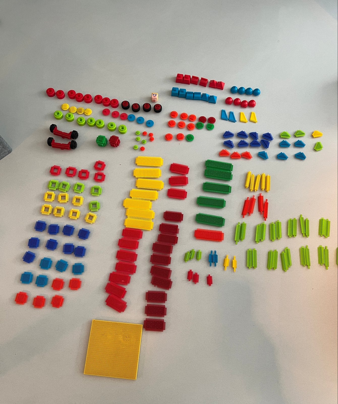 Grote set Nopper borstelblokken Bristle Blocks, Kinderen en Baby's, Speelgoed | Bouwstenen, Ophalen, Gebruikt, Nopper