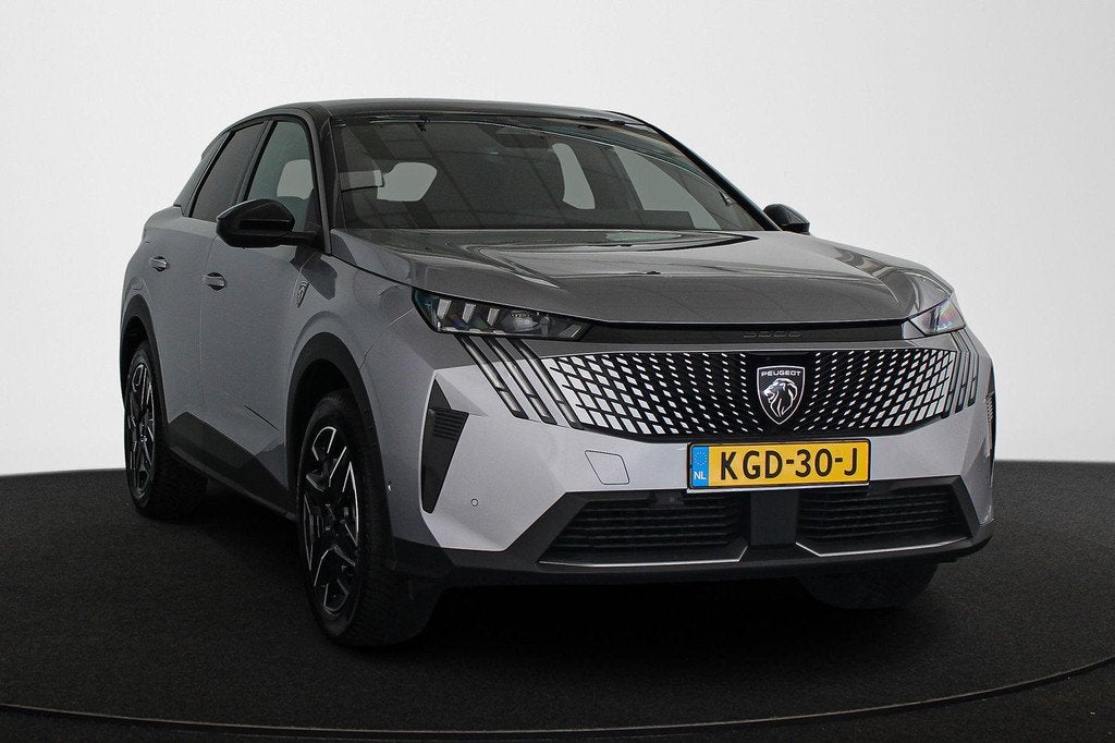 Peugeot 3008 1.2 Hybrid 145 GT Massage Alcantara 360 Camera, Auto's, Peugeot, 145 pk, Gebruikt, Euro 6, 1199 cc