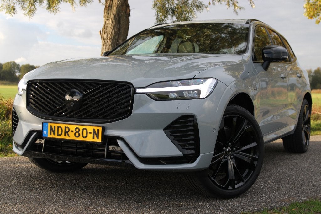 Volvo XC60 T8 Plug-in hybrid AWD Facelift,12-2025,Pano,Vol!, Automaat, Dealer onderhouden, 4 cilinders, Leder en Stof