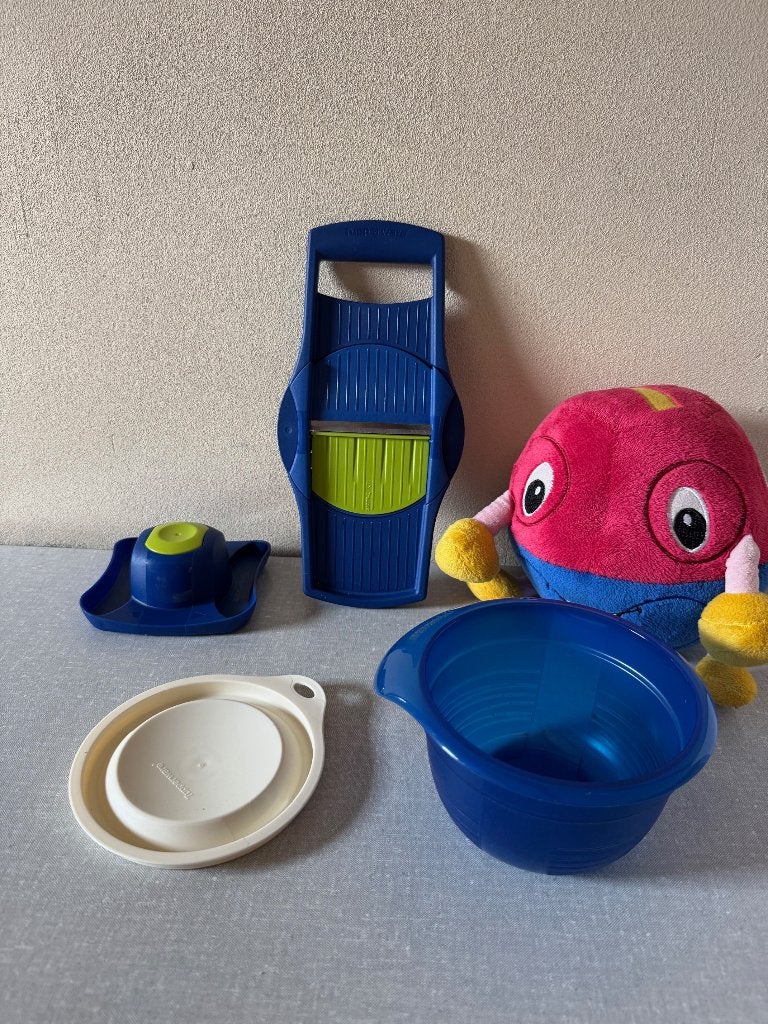 Tupperware Mandoline / Groentesnijder met opvangbak + deksel, Vaatwasserbestendig, Overige typen, Nieuw, Ophalen of Verzenden