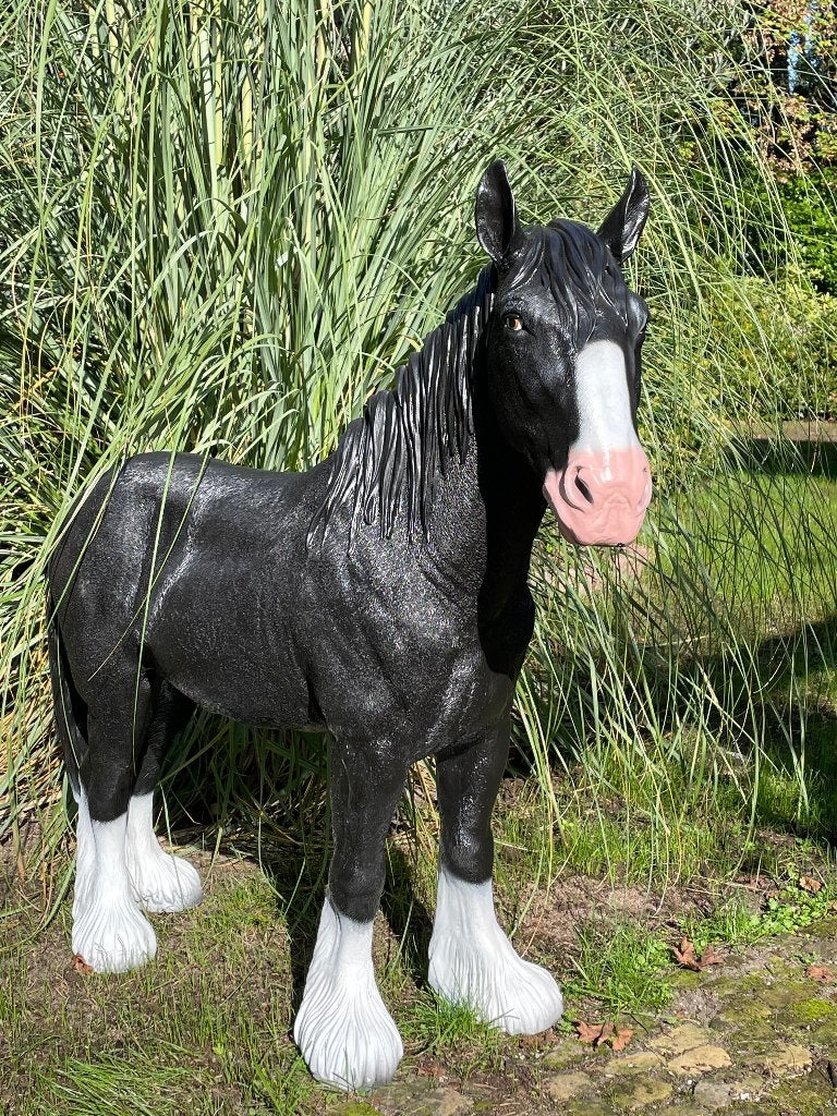 (tuin)beeld trekpaard tuin, paard, boerderij 110cm, Ophalen, Nieuw, Kunststof, Dierenbeeld