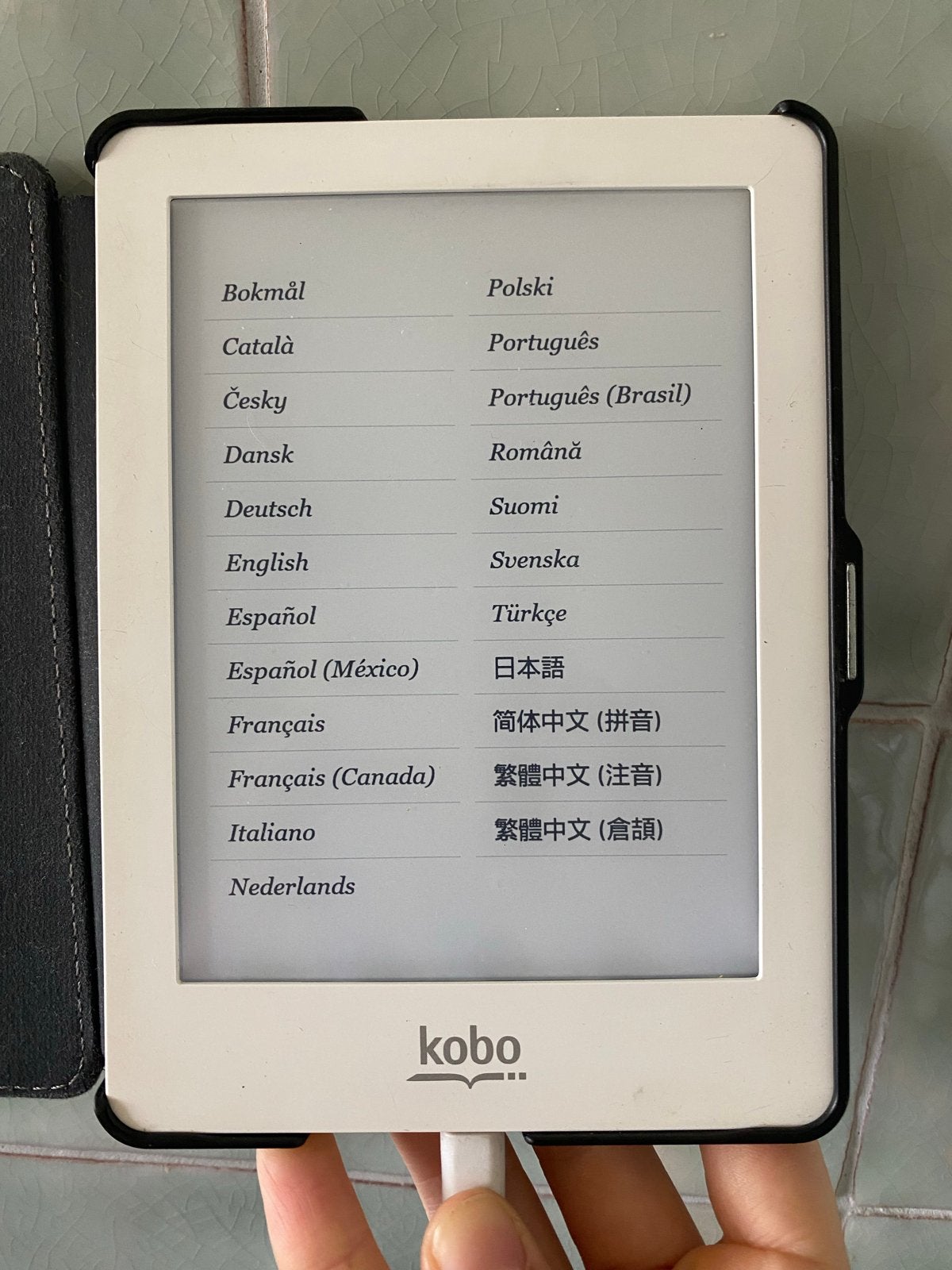 Kobo Glo e-reader+hoesje (werkt niet 100% gegarandeerd), Computers en Software, E-readers, Gebruikt, Ophalen of Verzenden, 4 GB of minder