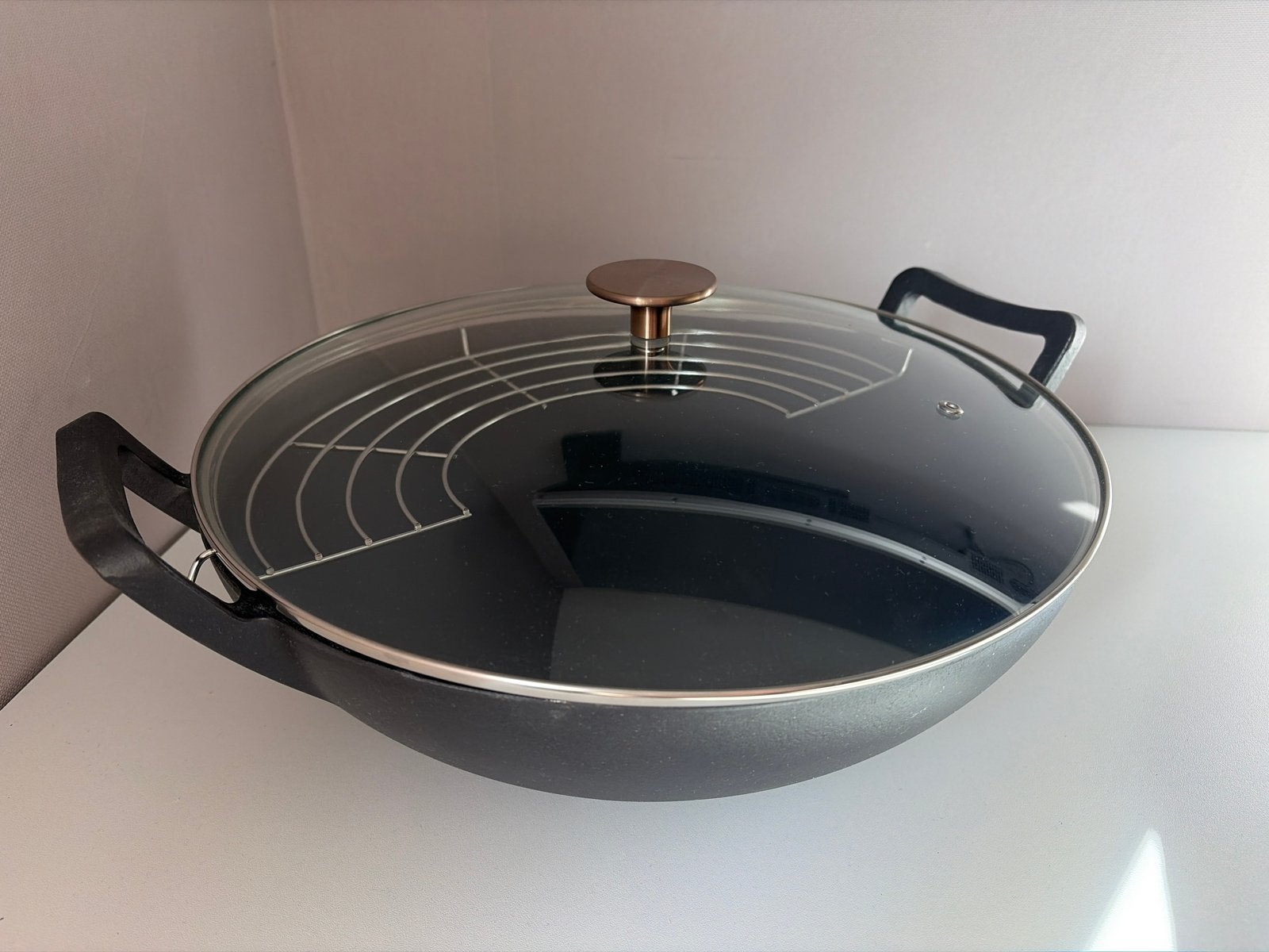 Buccan Gietijzeren Wokpan met Glazen Deksel, Huis en Inrichting, Ophalen, Zo goed als nieuw, Wok, Gietijzer