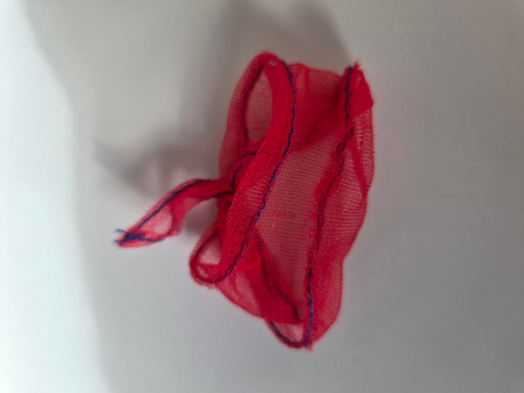 Nr 248 Rood netje voor Barbie, Ophalen of Verzenden