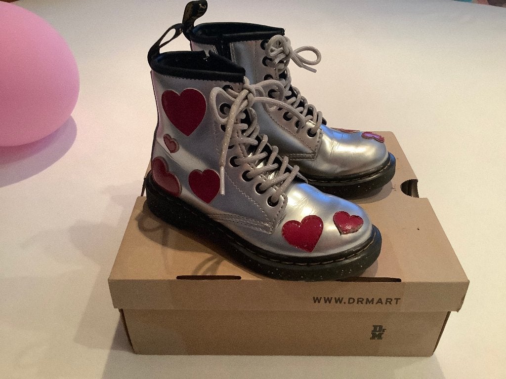 Superleuke leer laarzen met hartjes van Dr. Martens, maat 29, Kinderen en Baby's, Kinderkleding | Schoenen en Sokken, Dr. Martens