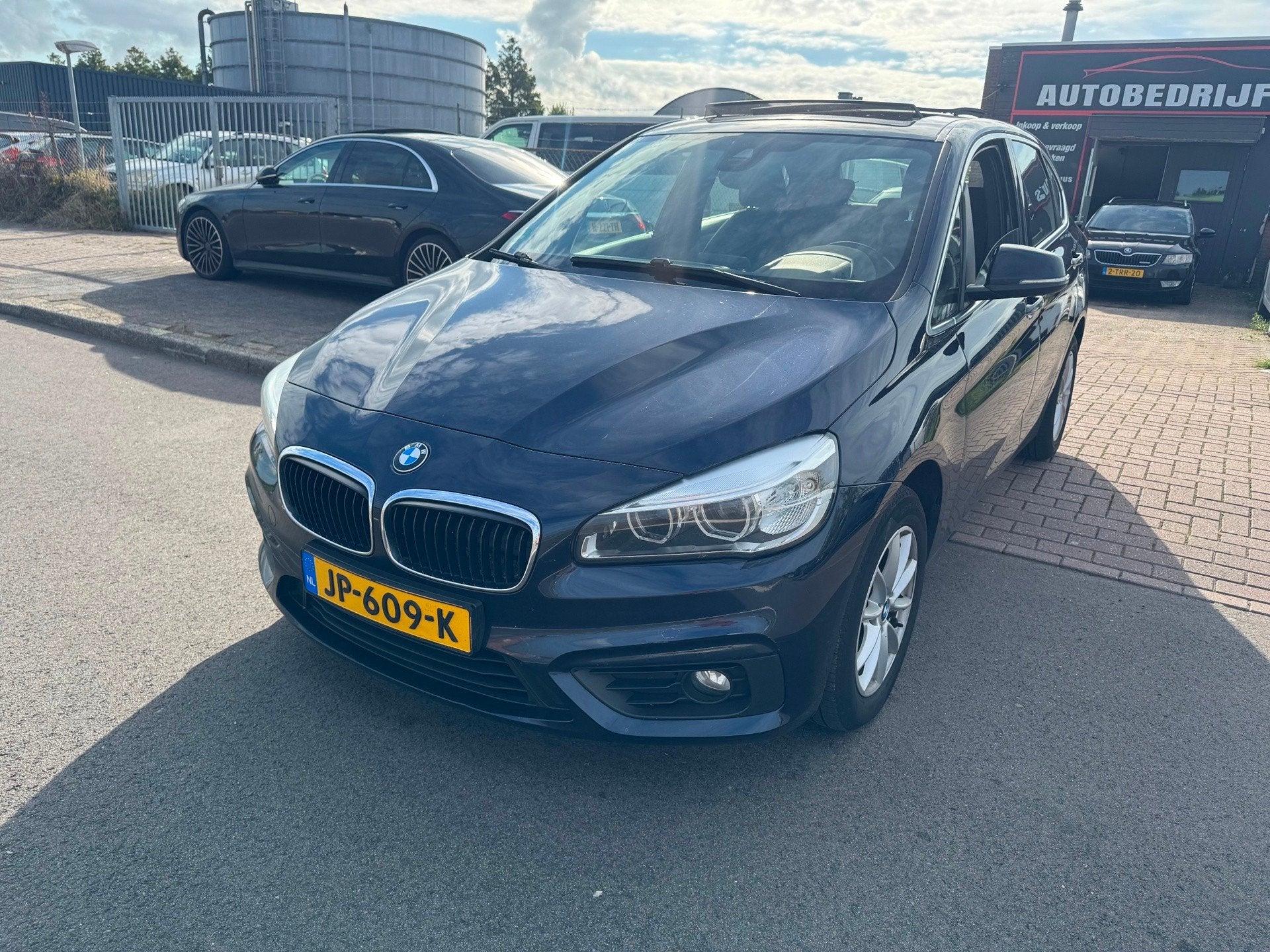 BMW 2-serie Active Tourer 216d AUTOMAAT XENON/NAVI/PANO, Auto's, Gebruikt, Blauw, 116 pk, Origineel Nederlands