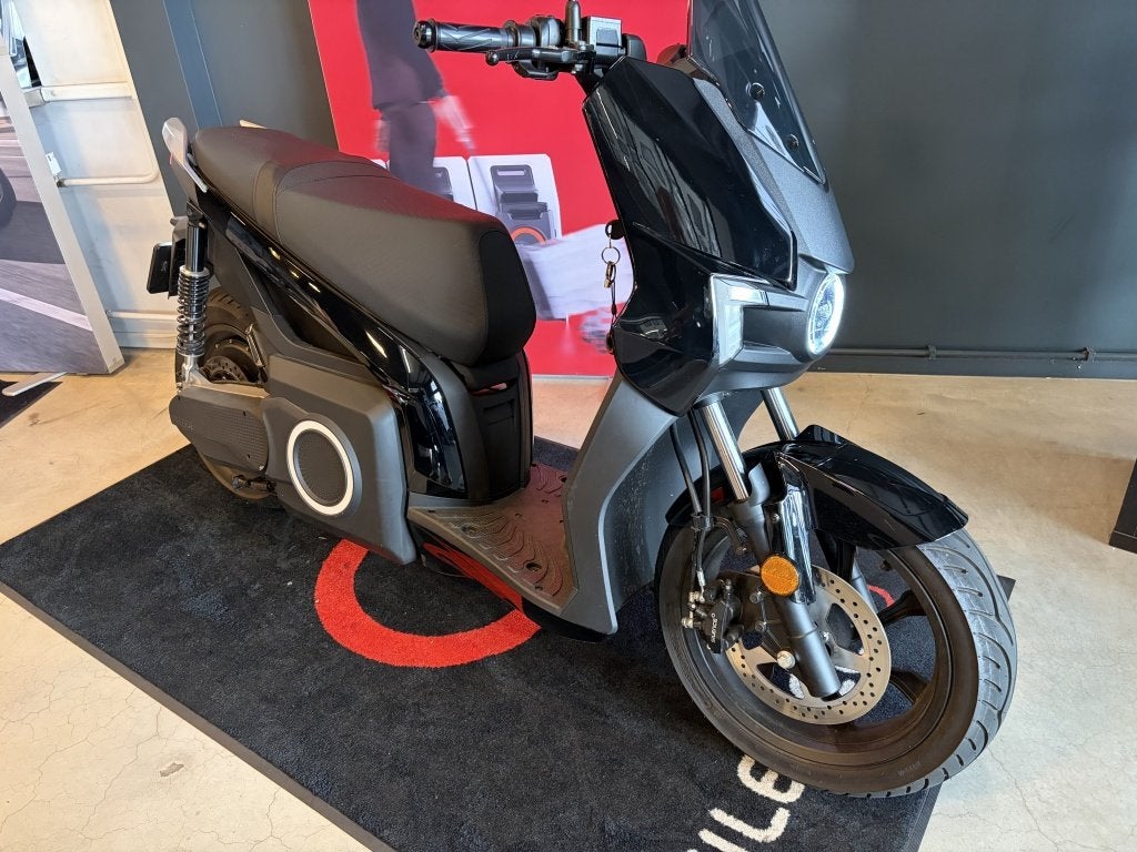 Silence Bromscooter Silence S01 5.6 kWh (bj 2024, automaat), Automaat, 0 cilinders, Gebruikt, Overige carrosserieën