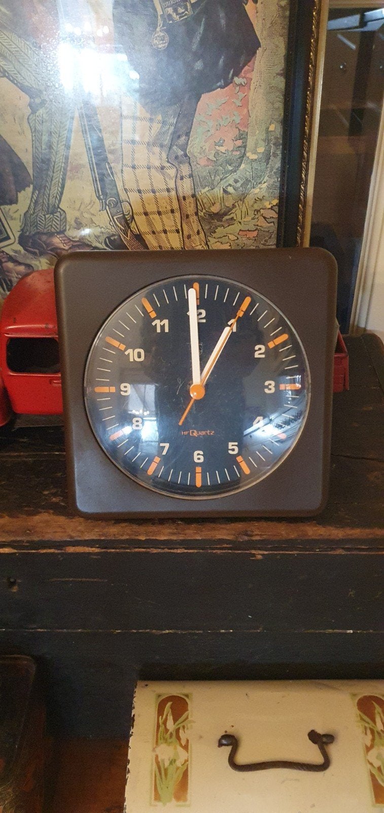 Retro Philips Hf quartz wandklok klok bruin oranje, Ophalen of Verzenden, Huis en Inrichting